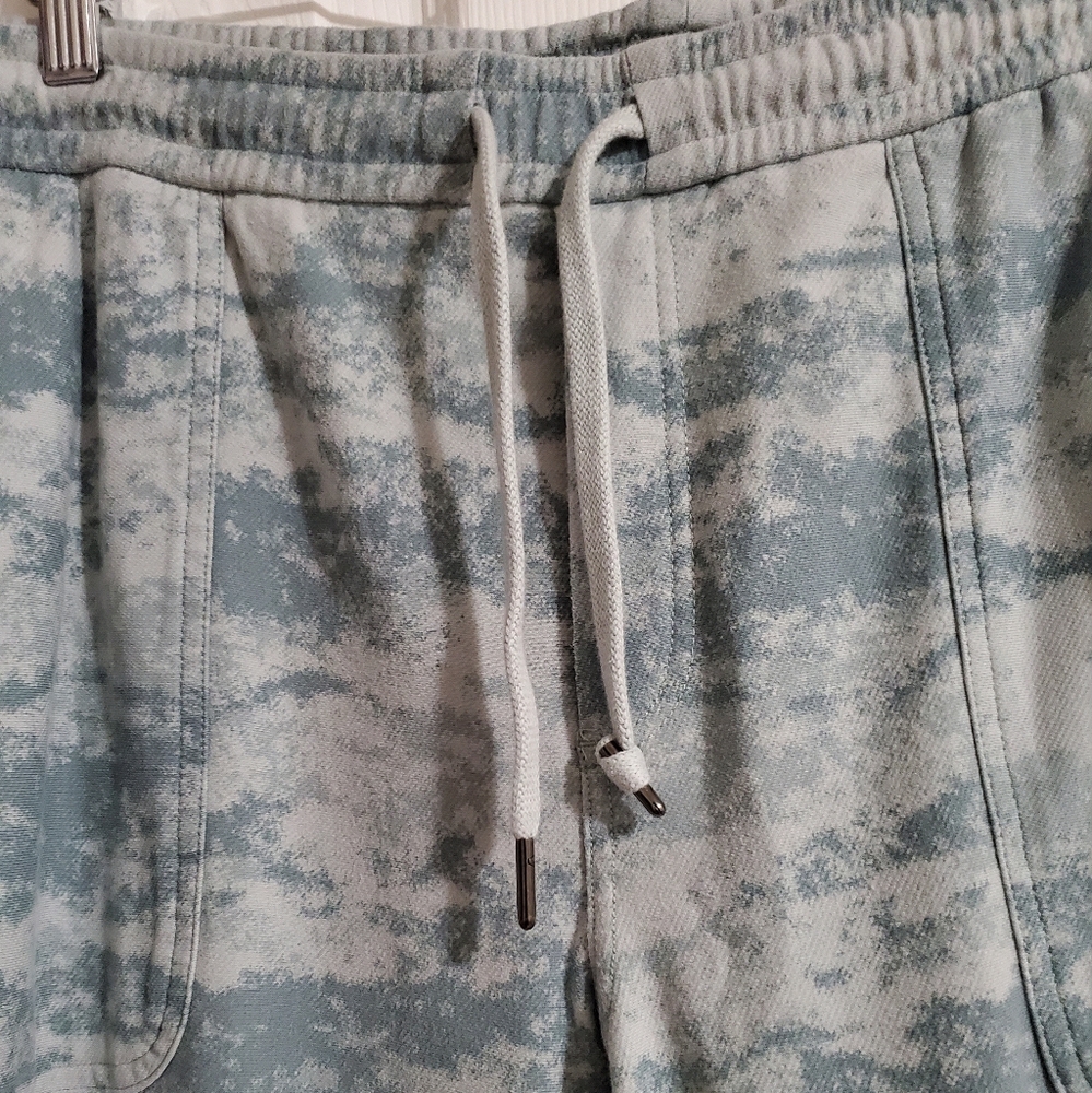 Athleta‎ Farallon Jogger in Fog Camo Grey - Picture 2 of 9